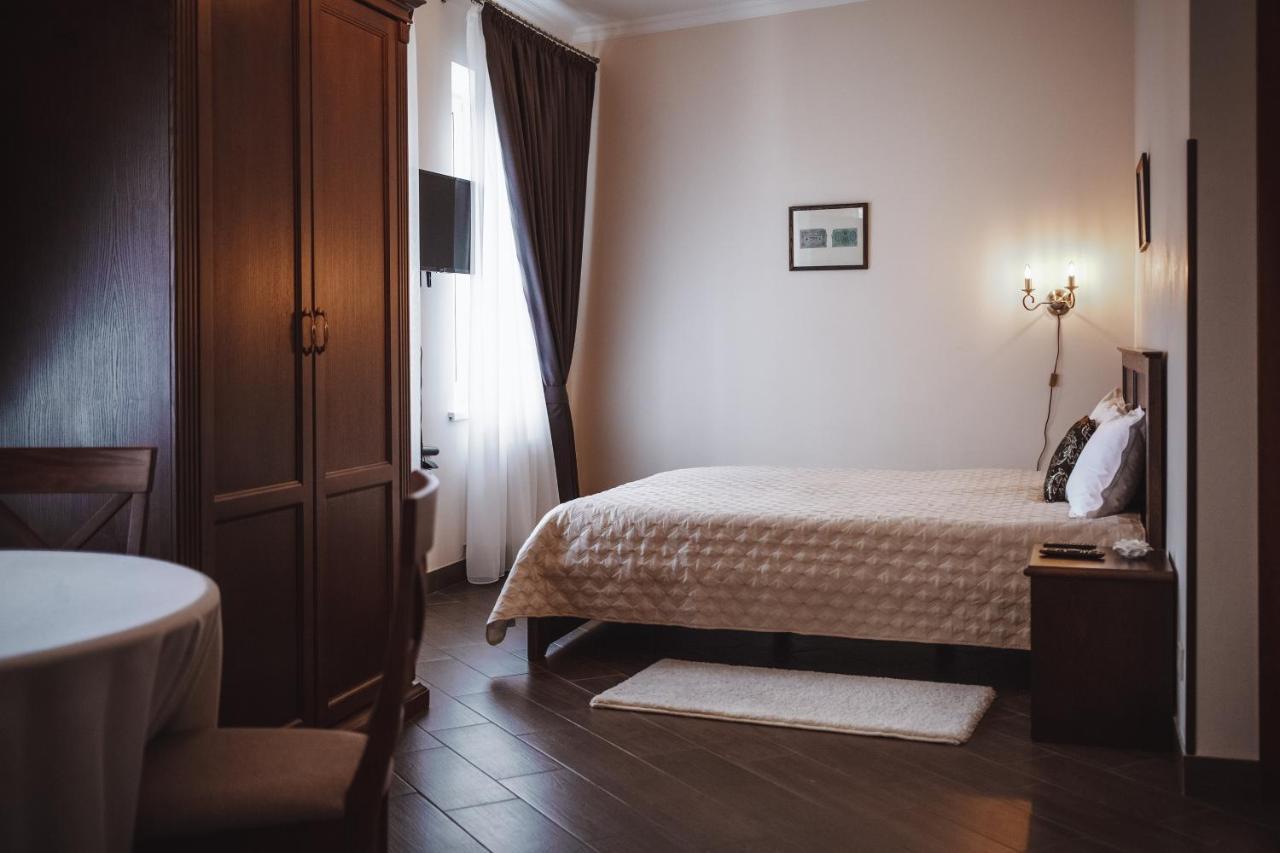 Ekaterinoslav Hotel Dnipro Exterior photo